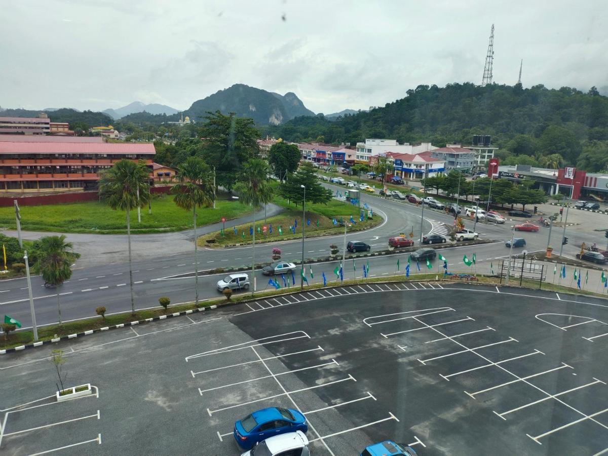 Alish Studio Apartment With Pool, Netflix, Wifi Gua Musang Eksteriør billede